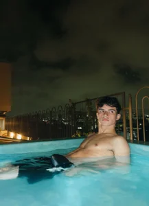 Logan_Steel Public Foto