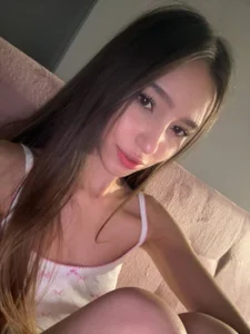 FeleciaSlowey 🥰 Feeling Pretty Pic 2