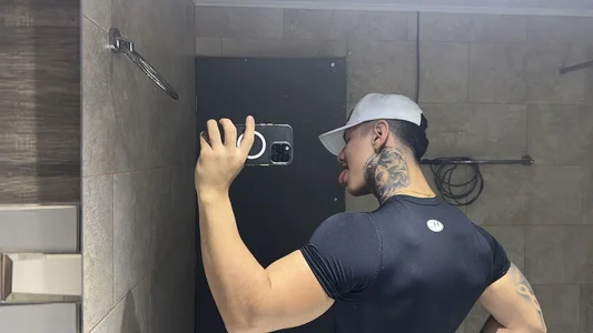 FOR MY FRIENDS 😈🔥 de SalvatoreDmore  4 Imagens