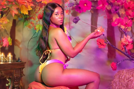 HallyBansのHot Autumn😈の 3枚の写真