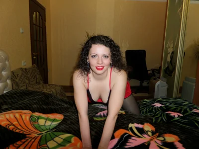 Amelia-Rose666In a red negligee图片 5