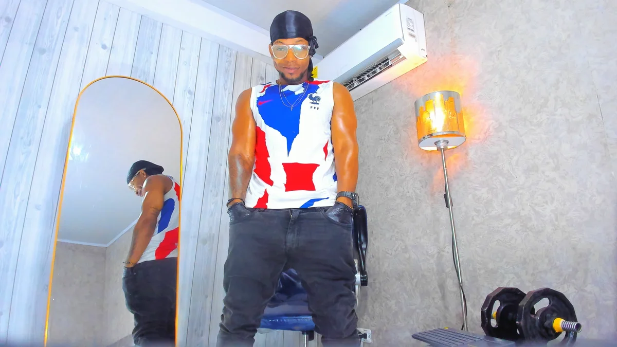 RicoBrown777_ Populært bilde 9701