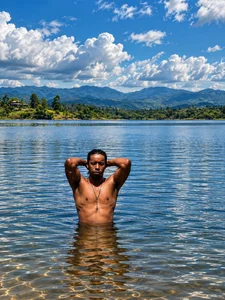 swimming in the lake de AlejoKhalifa_  Imagens