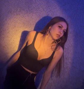 Cheryl_Backer Public  4টি ছবি