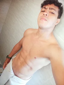 axelnoirx just showered зображення 2