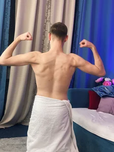 AlexCooll After shower Foto 6