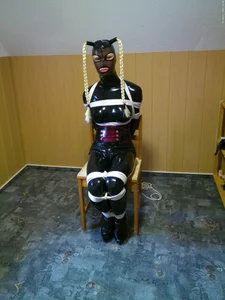 latexluisa myself in bondage Immagine 