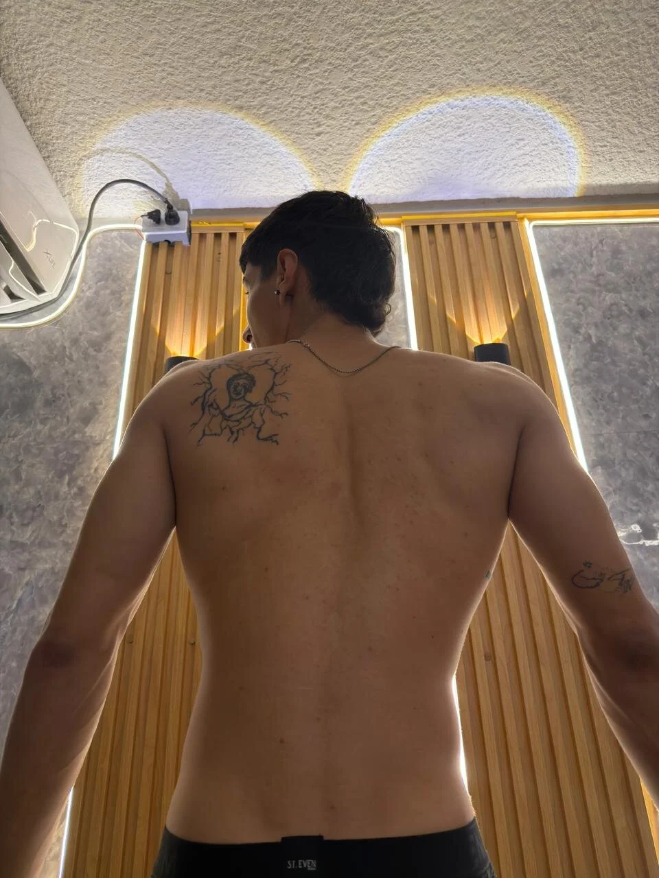 Трендове зображення  8853 Dark_Valentino_
