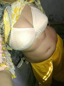 ayesha0001122 Public Pic 4