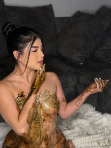 Emmazc_ What if you immerse yourself in a chocolate bath? I have the perfect font! 🤫 Pic 3