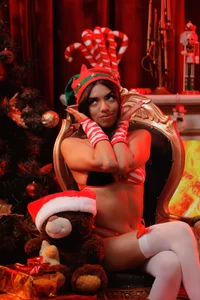 🔥 I am not your gift... I am your forbidden christmas temptation de Sapphire_01  3 Imagens
