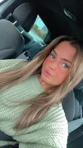 SexyWillowUk Public Pic 4