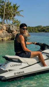 Damien_Howard Public 사진 5