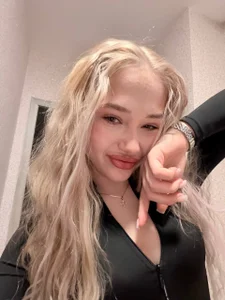 Lina_Banks Curly girly 圖片 5
