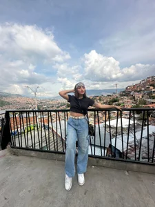 Anavi_ Public صورة واحدة|Anavi_ Public صورتان|Anavi_ Public  8 صور|Anavi_ Public  8 صورة