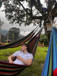 TaylerWhiteenjoying nature 🍀❤🌺 Bild 2