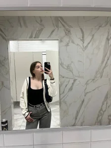 LeanneDinkle spring vibe Pic