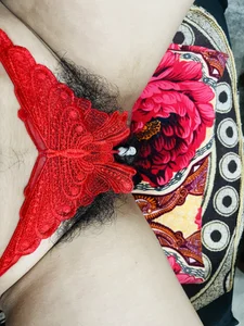 Thirsty_Malika Pussy hair Bilde