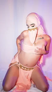 zahra_66 Public Pic 3