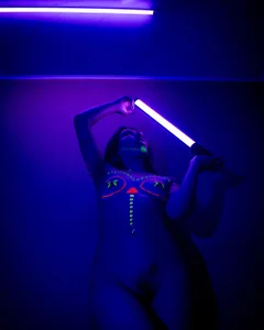 tony_and_sophiaSophia neon Bild