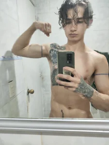 SinsPleasuresAndCum Public Foto 2