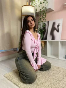 EmmyNoel passionate twists in clothes Pic 5