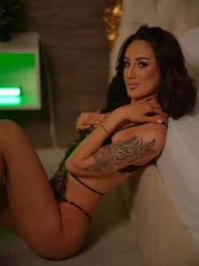 MackenzieHart Touch Me With Your Eyes 👀 Poză 4