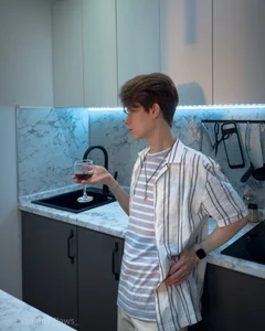 Zdjęcia AndrewwCarter2 In the kitchen Andrew 🍷:  2