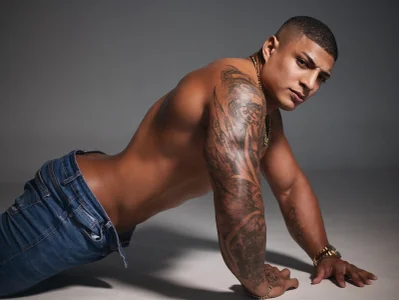 chrizmacgregor Damm chriz  2টি ছবি