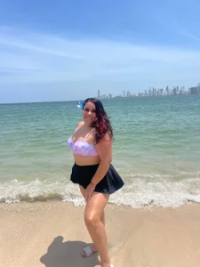 nicky_andcamil Cami in the beach Pic