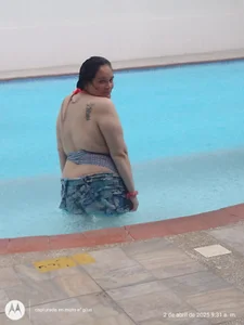 Sandy in pool de Dirty_sandy888  7 photos