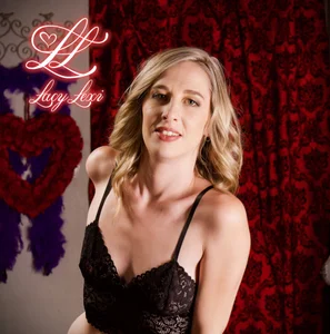 LacyLexiのThe 10th of a series.. I modelled a whole range of lingerie outfits and this is set number 10.の 3枚の写真