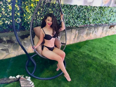 AnaAnais Heels and garden 🌺 Foto 3