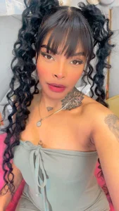 EmmaEbony_ “Stay… let me be your weakness for a moment.” صورة واحدة|EmmaEbony_ “Stay… let me be your weakness for a moment.” صورتان|EmmaEbony_ “Stay… let me be your weakness for a moment.”  2 صور|EmmaEbony_ “Stay… let me be your weakness for a moment.”  2 صورة