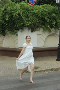 SofieBloom try to catch me Pic