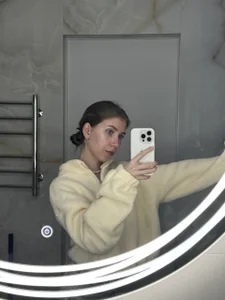 EvaAkiins Public Pic