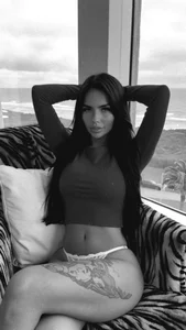 Public od BELLABLACKXUK  7 snímek