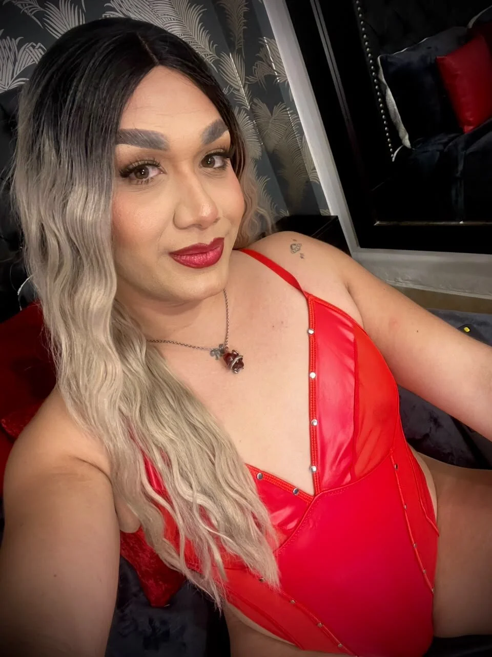 Трендове зображення  2909 Pamela_di_angelo