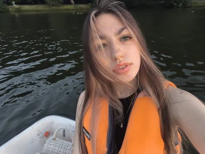 Mia od IllushionSun  3 snímek