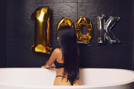 mss_samy 100,000 followers 🖤 Pic
