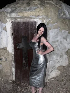 MonicaLowes my favorite color Pic 3