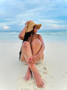 BLACK_ROSSE_1 Sun, Beach, Curves & Peace 💦 Pic 4