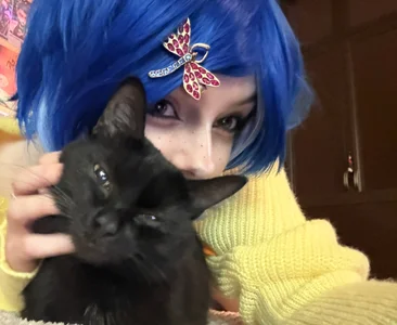 MeviCoral Photo with a cat❤️ Pic 4