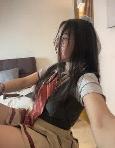 DaphneValucciUr college girl bby📗图片