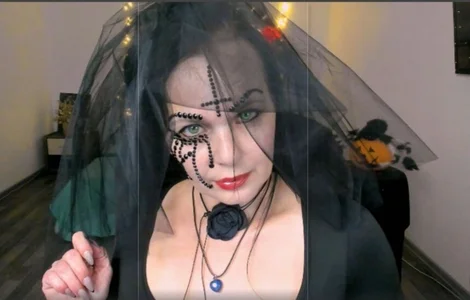 WitchBlueRose A witch on Hallowe'en Immagine 