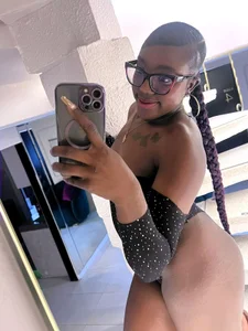 nylaroyale_cr PROVOKING WITH MY NIPPLES 😋 Pic 9
