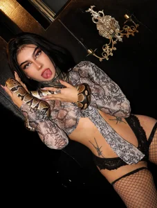 Zdjęcia Alexa_Fetish999 Double split tongue:  2