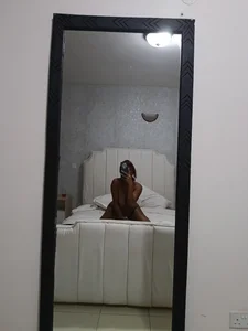 Views de sexxyyraina_ Foto 4