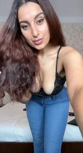 Lace top + jeans od VallerieJones  snímek