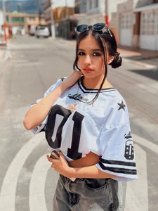 Little_arii Outdoors 🤍🖤 Pic 4